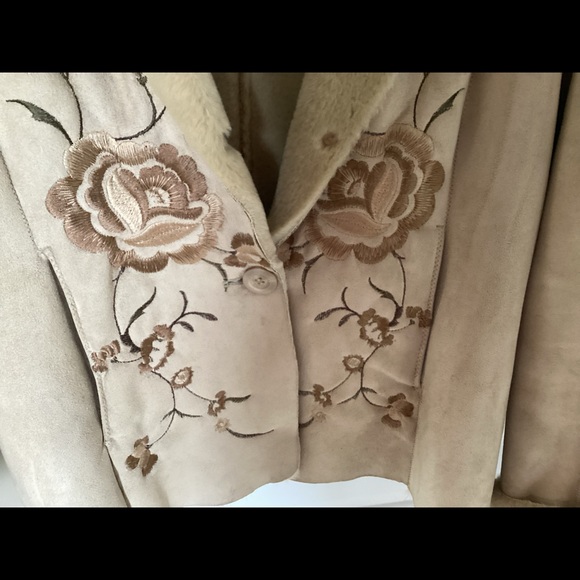 White House/Black Market Jacket.  PRICE DROP!!!!!!! - Picture 3 of 7